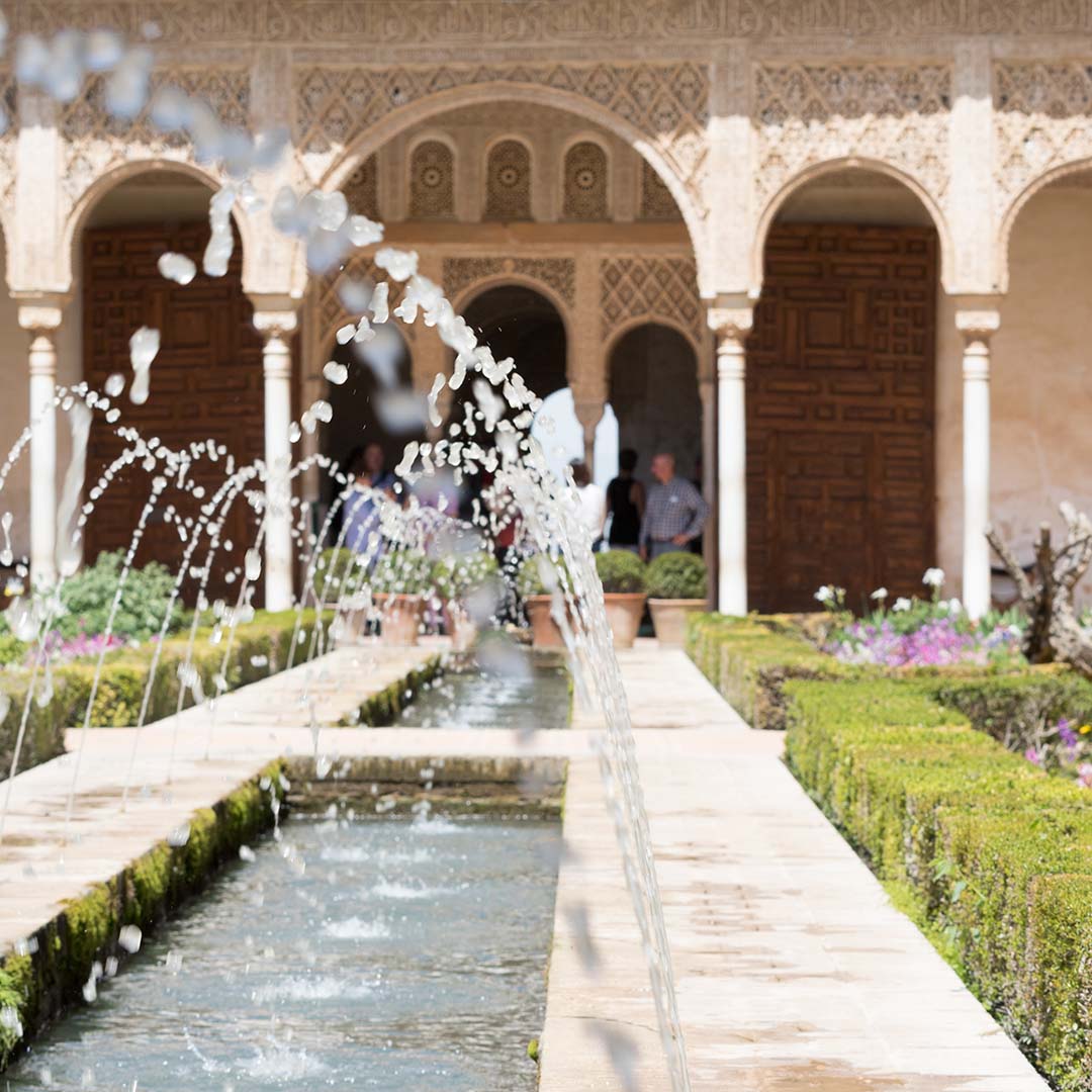 Visita Guiada Alhambra Esencial – nosotros compramos la entrada y te unimos a un grupo