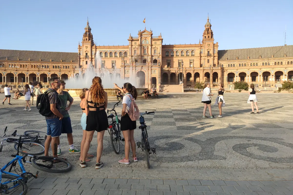 Tour de Sevilla en bicicleta, Visitas Guiadas