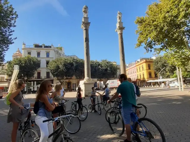 Tour de Sevilla en bicicleta, Visitas Guiadas