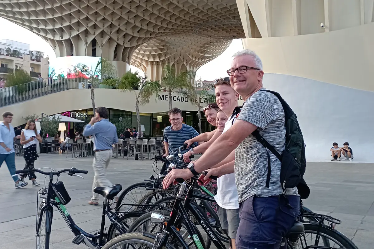 Tour de Sevilla en bicicleta, Visitas Guiadas