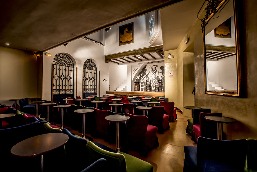 Sala del Tablao Flamenco Los Gallos en la Plaza de Santa Cruz de Sevilla