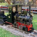 Le Petit Train de l'Alamillo propose des circuits dans le parc