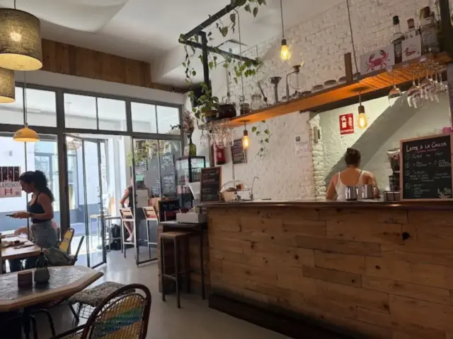 Almazen Café