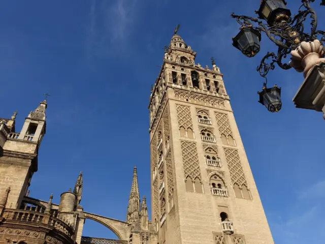 Descubre Sevilla: Tour Privado de 2h30