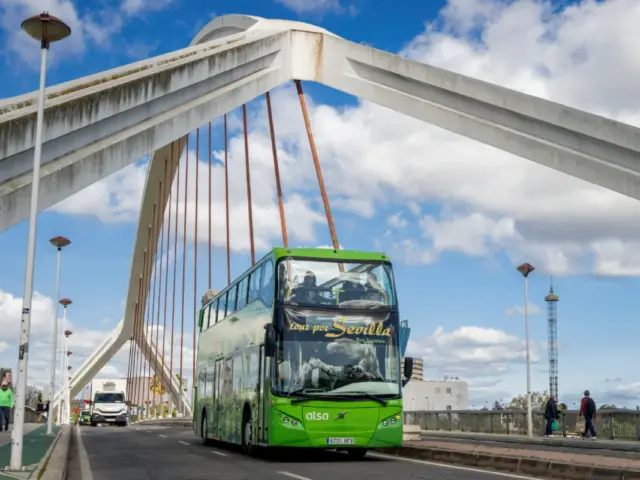 Autobús panorámico Sevilla Sevirama