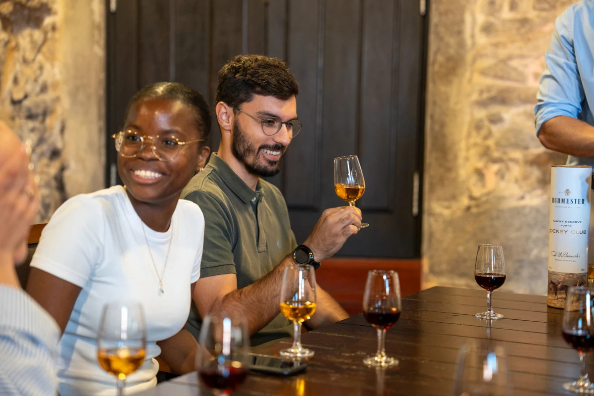 Cata de vinos en el centro de Sevilla