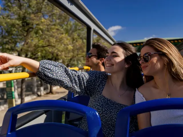 Autobús panorámico Sevilla Sevirama