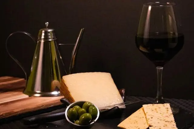 Cata de vinos en el centro de Sevilla