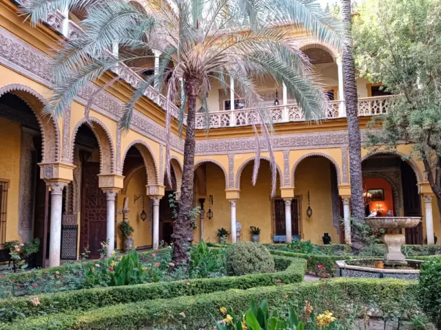 Visita al Palacio de las Dueñas