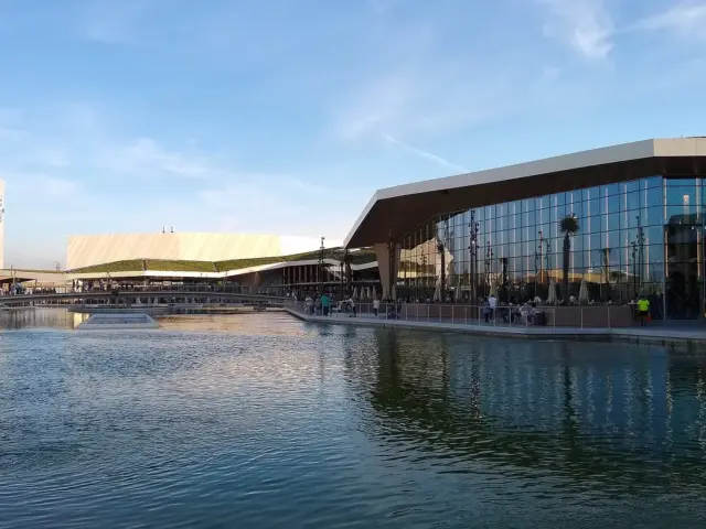 Lagoh, Siviglia
