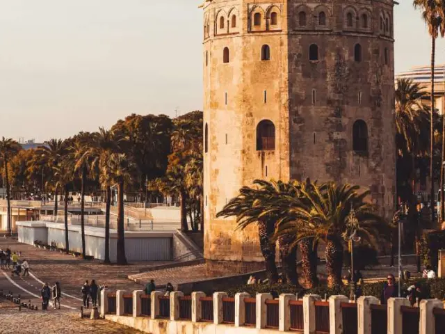 Parada del bus turístico: Paseo Colón